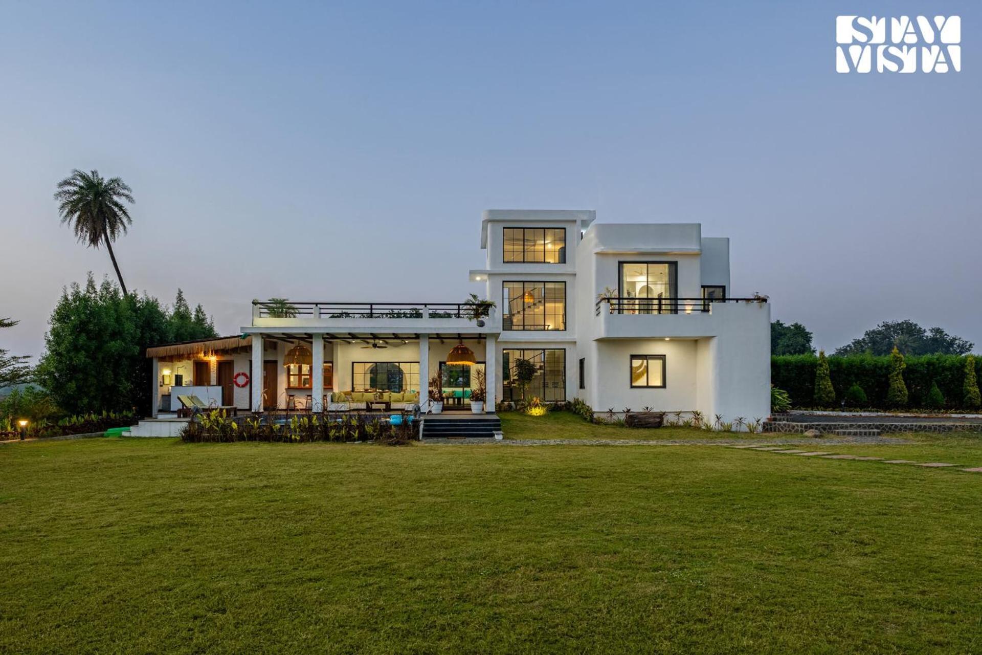 Stayvista At Lotus By The Lake With Pool, Bbq & Lawn Indore Buitenkant foto