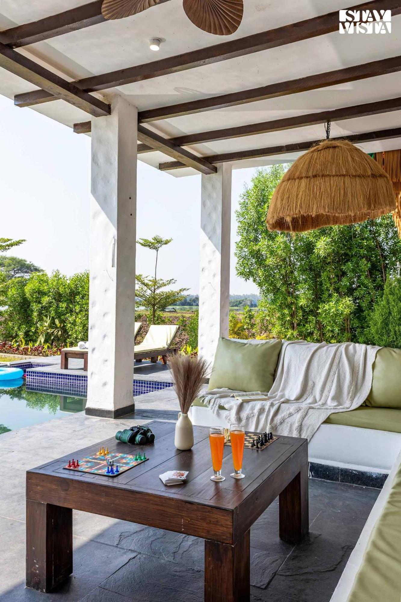 Stayvista At Lotus By The Lake With Pool, Bbq & Lawn Indore Buitenkant foto