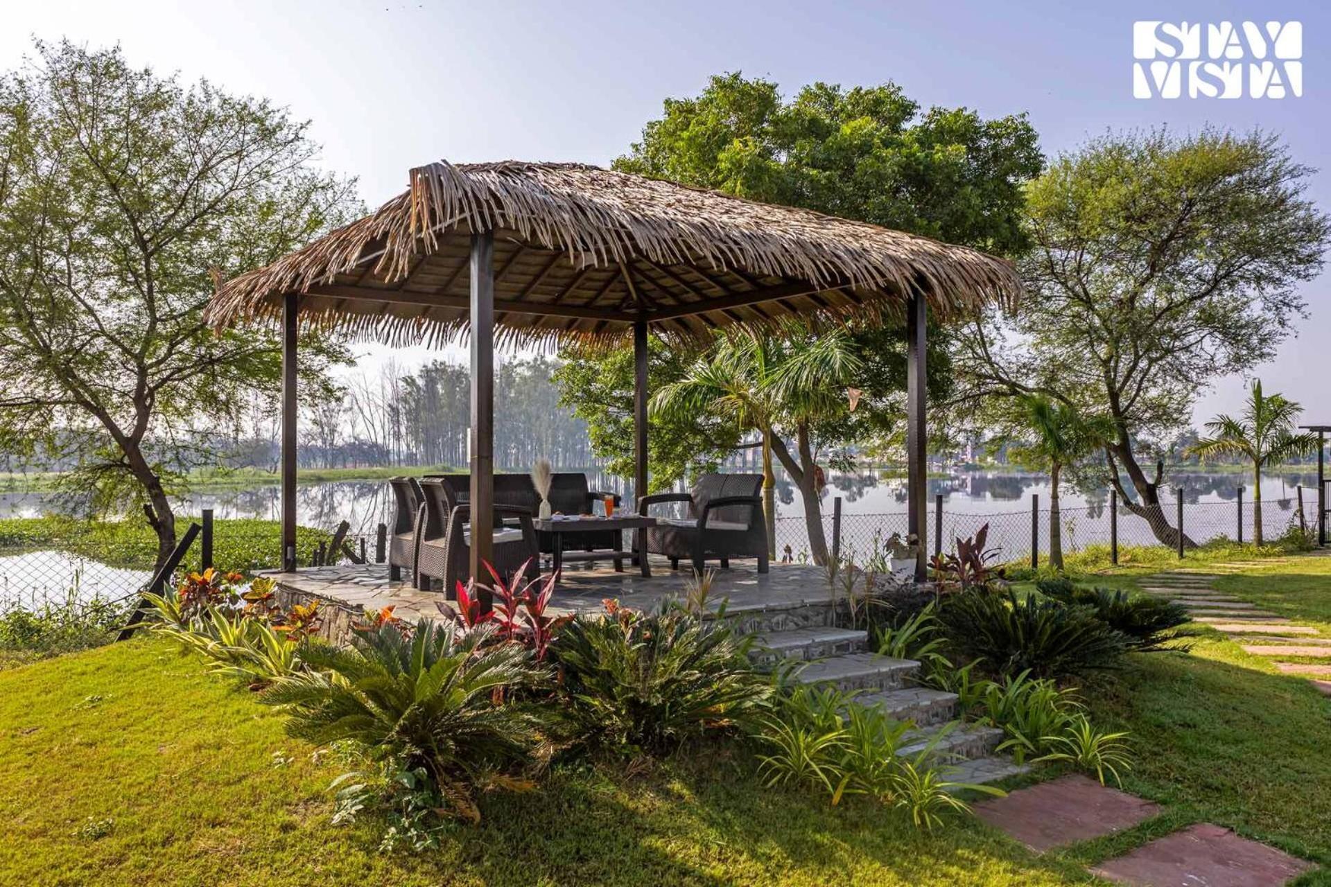 Stayvista At Lotus By The Lake With Pool, Bbq & Lawn Indore Buitenkant foto